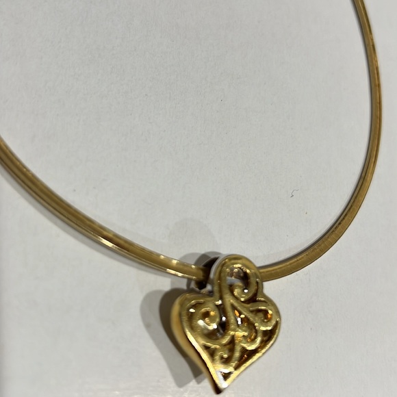 Beautiful crafted 18k Gold Heart 💛 shaped Pendant with 10 Princess Cut Diamond! - Picture 5 of 7